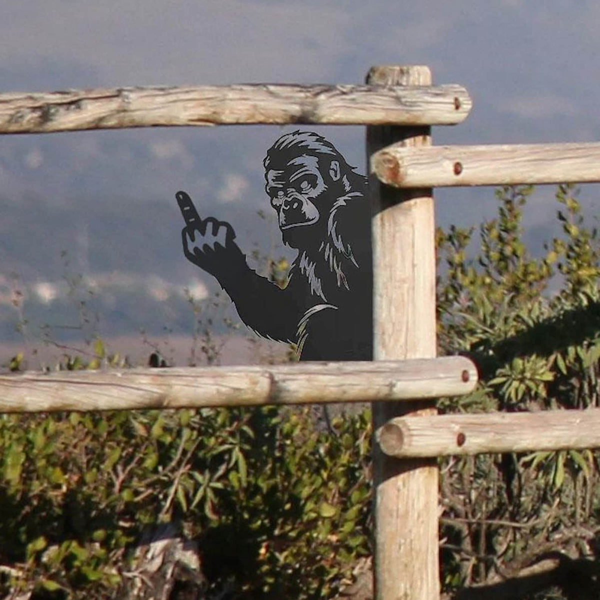 🤣Hilarious Bigfoot Middle-Finger Metal Yard Decor