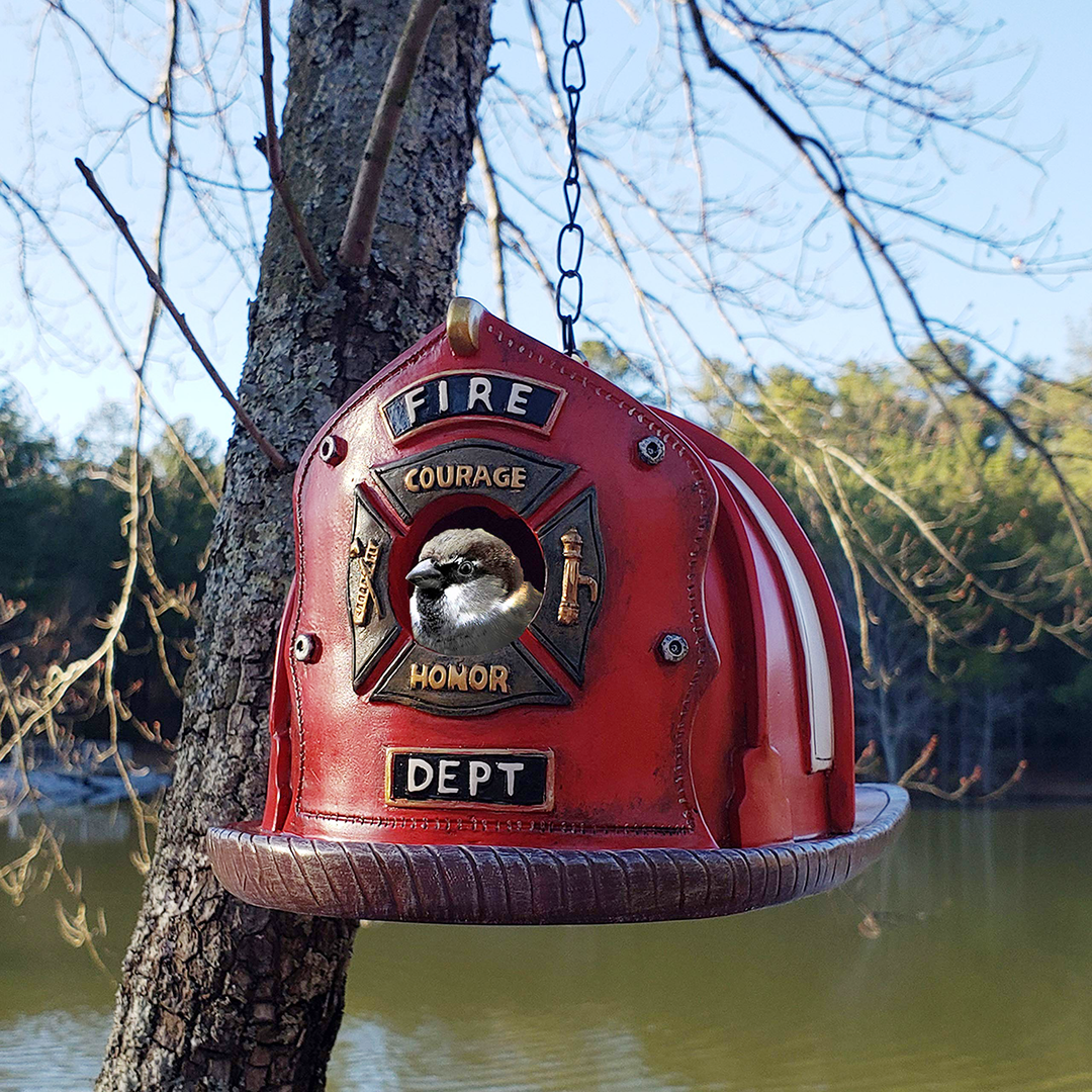 ⛑HOT SALE 50% OFF🐦️Retro Red Firefighter Helmet Bird House💖