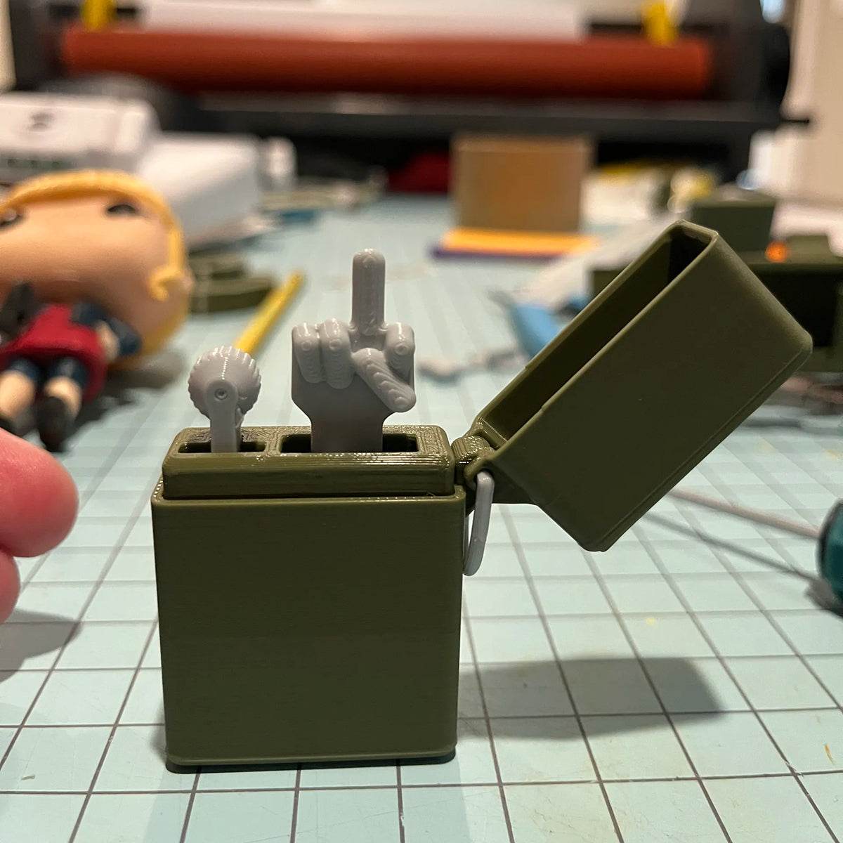 🤣Funny Middle Finger Lighter