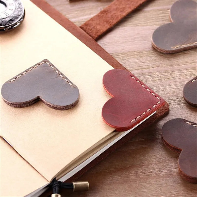 💖4 Pcs Vintage Leather Heart Bookmark Page Corner