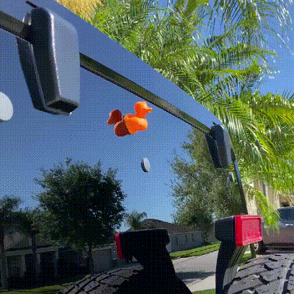 🚗💦 Meet the Ultimate Car Accessory: The Fun Middle Finger Spraying Duck! 🦆💥
