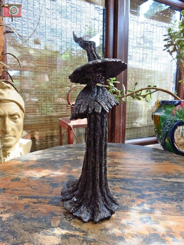 🔥LAST DAY 49% OFF - 🧙‍♀️💫Handmade Black Witch Statue: The Guardian of Your Home