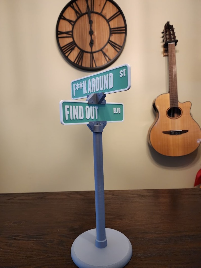 🔥Hot Sale 50%OFF-🤣F Around/Find Out Street Sign Desk Decoration